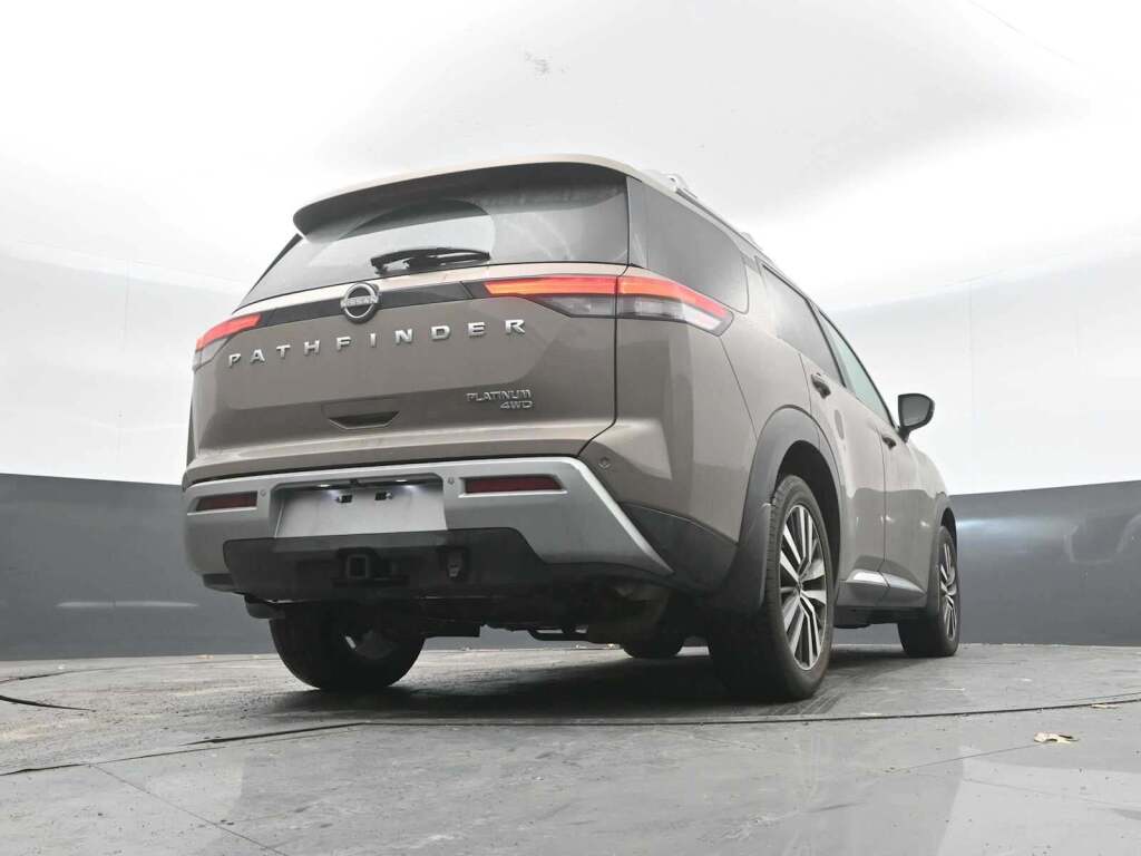 2023 Nissan Pathfinder Platinum 4WD