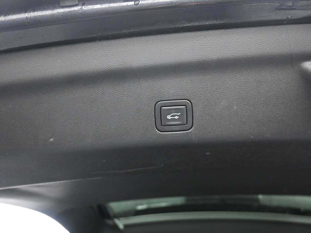 2024 Chevrolet Suburban 4WD LT