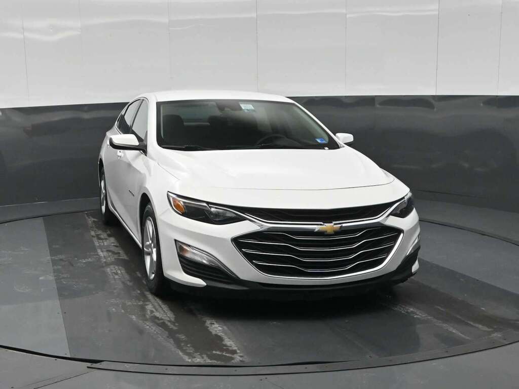 2022 Chevrolet Malibu FWD 1FL