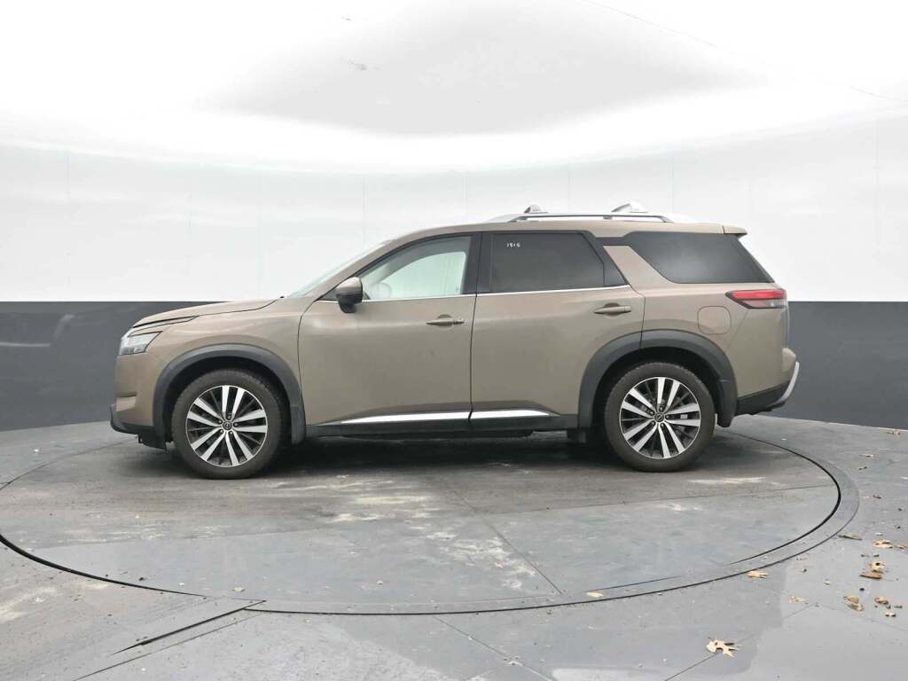 2023 Nissan Pathfinder Platinum 4WD