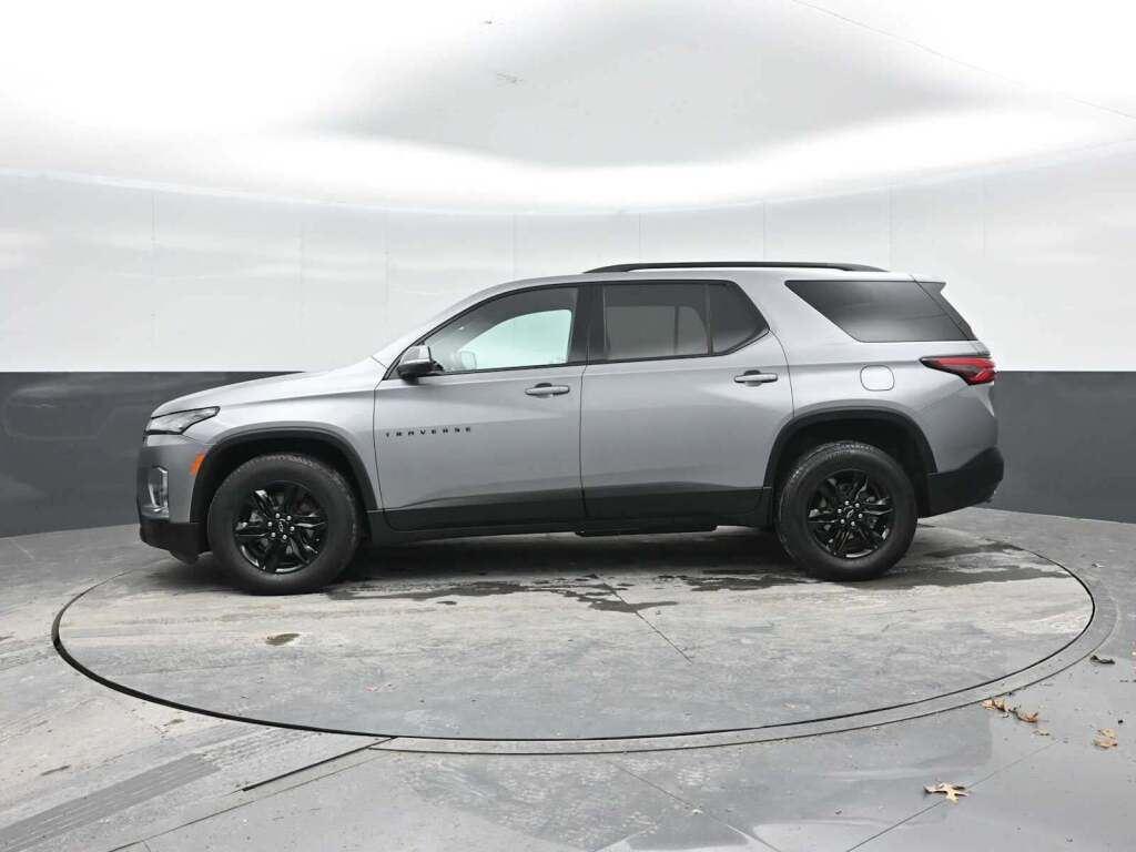 2023 Chevrolet Traverse AWD LT Cloth