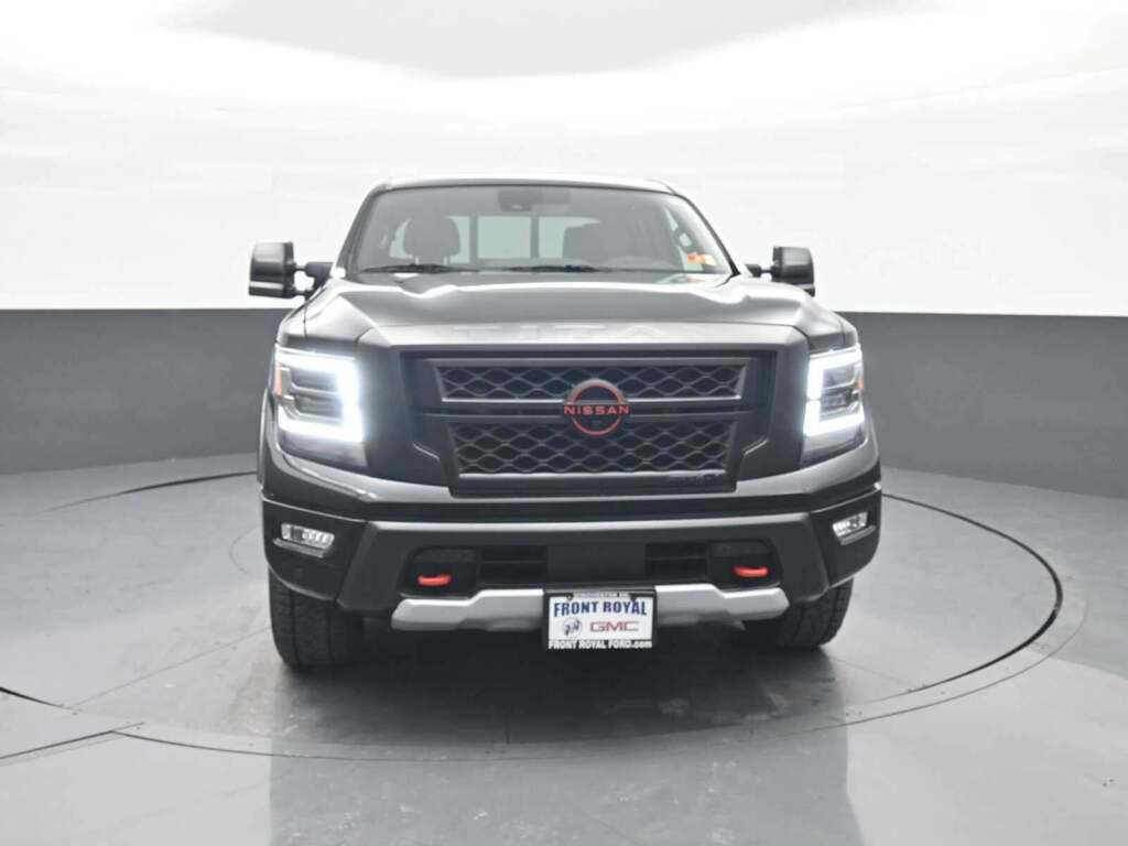 2024 Nissan TITAN Crew Cab PRO-4X 4x4