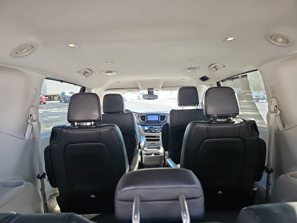 2017 Chrysler Pacifica Touring-L