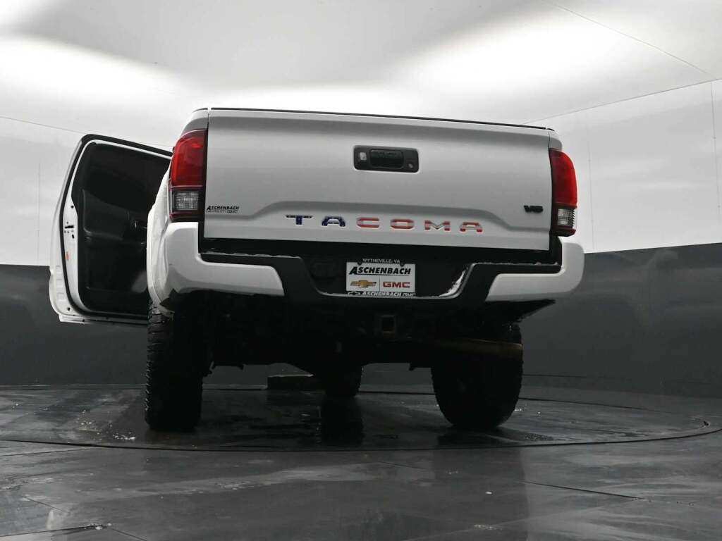 2019 Toyota Tacoma SR V6