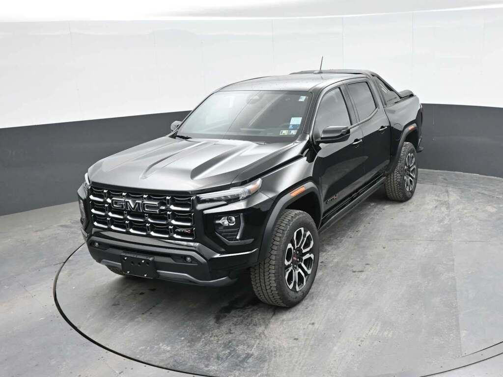 2025 GMC Canyon 4WD AT4