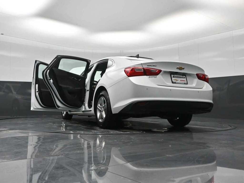 2022 Chevrolet Malibu FWD 1FL