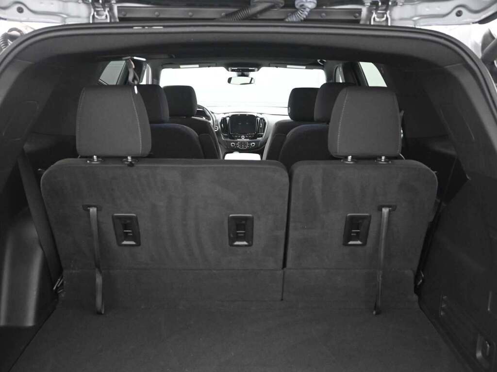 2023 Chevrolet Traverse AWD LT Cloth