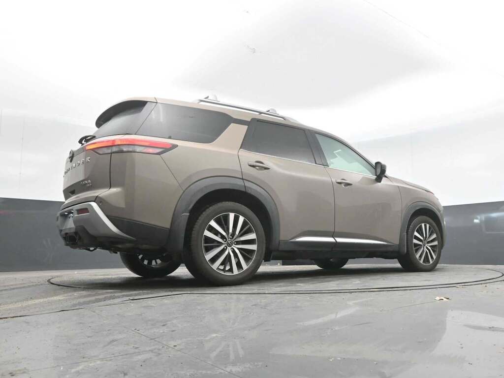 2023 Nissan Pathfinder Platinum 4WD
