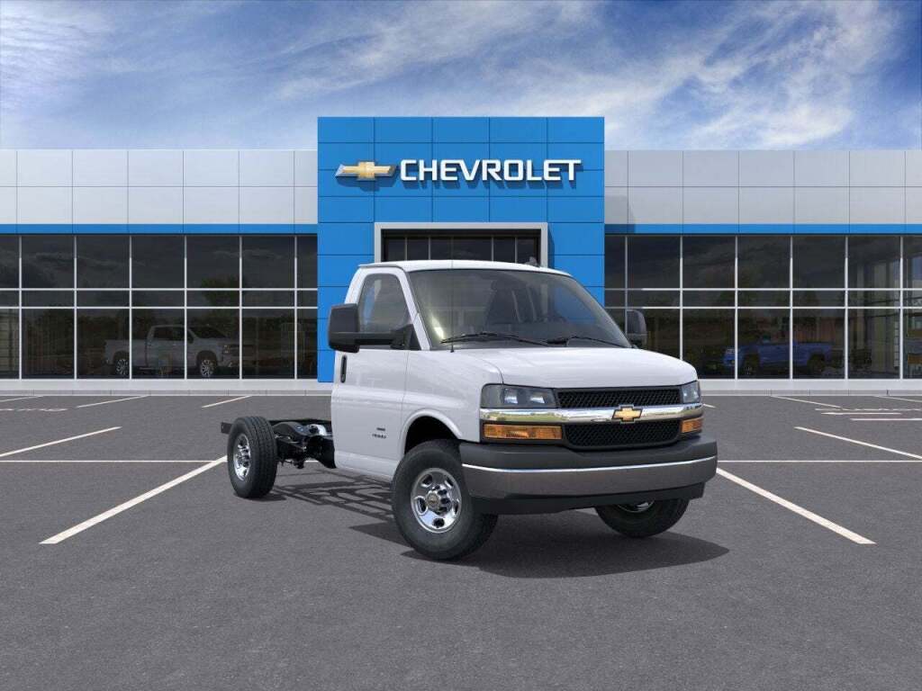 2025 Chevrolet Express Cutaway Work Van