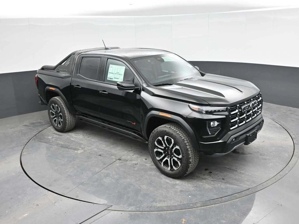 2025 GMC Canyon 4WD AT4