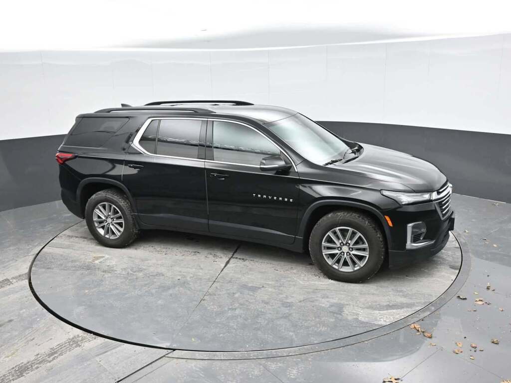 2023 Chevrolet Traverse FWD LT Cloth