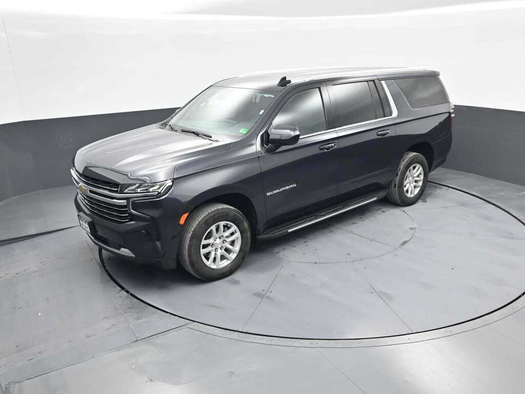 2024 Chevrolet Suburban 4WD LT
