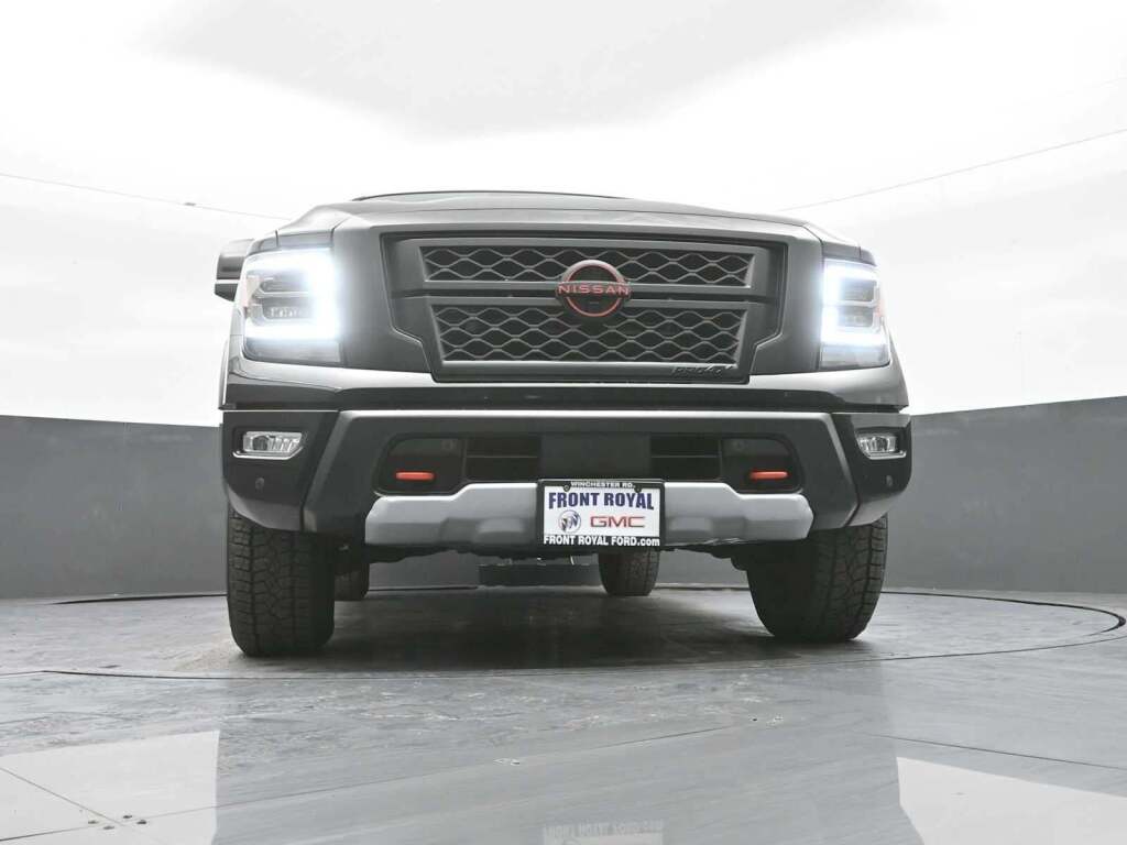 2024 Nissan TITAN Crew Cab PRO-4X 4x4