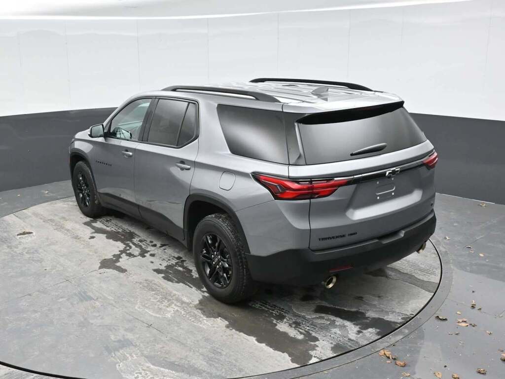 2023 Chevrolet Traverse AWD LT Cloth