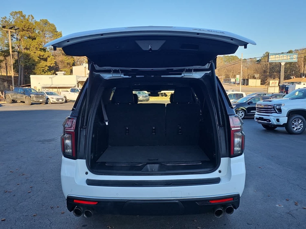 2023 Chevrolet Suburban 4WD Premier