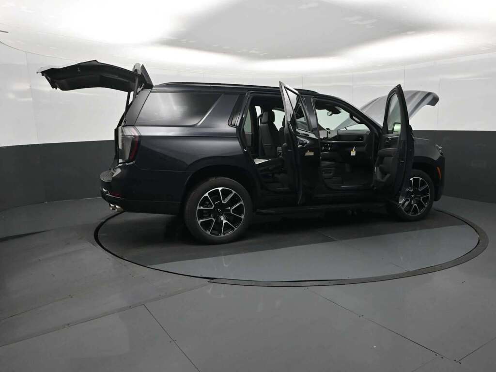 2026 Chevrolet Tahoe 4WD RST