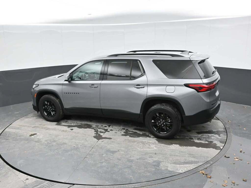 2023 Chevrolet Traverse AWD LT Cloth