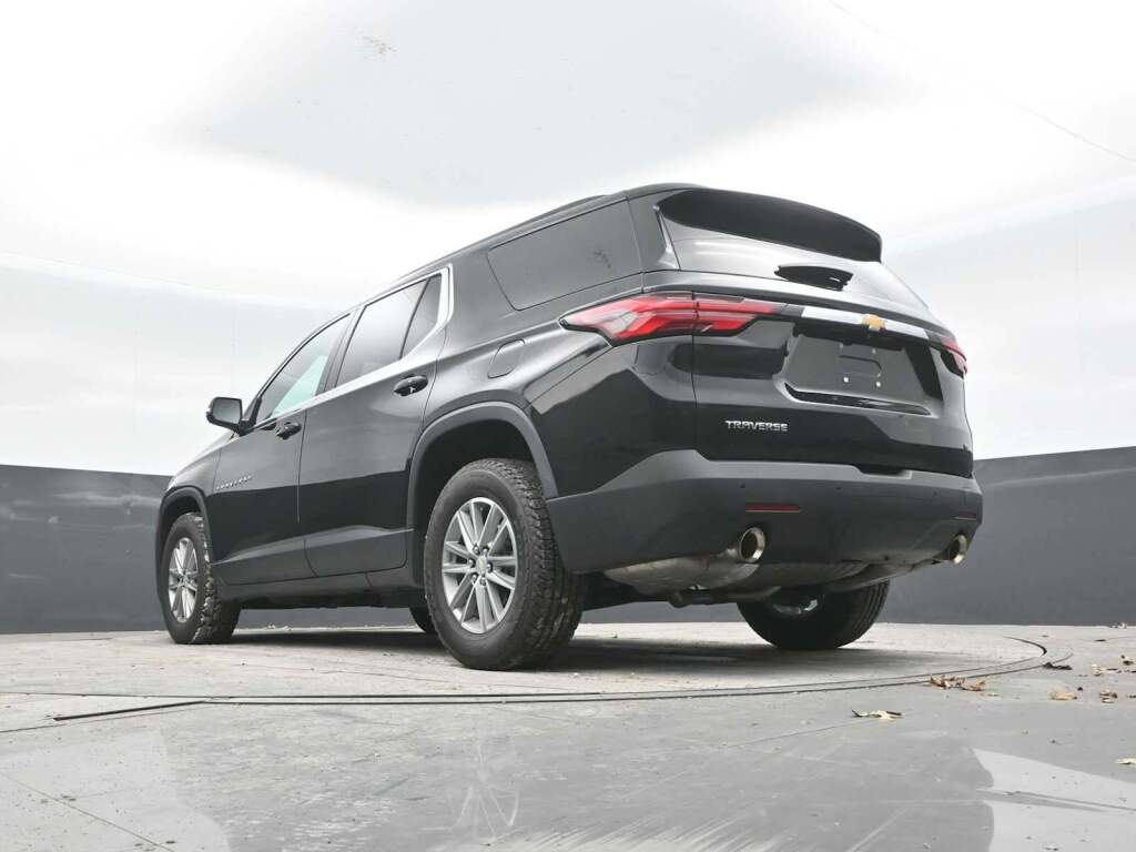 2023 Chevrolet Traverse FWD LT Cloth