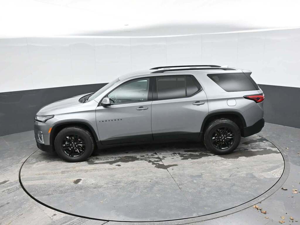2023 Chevrolet Traverse AWD LT Cloth