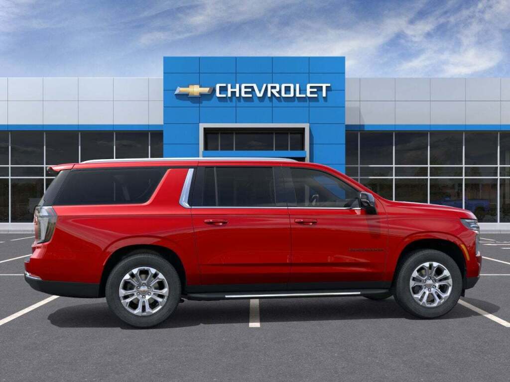 2026 Chevrolet Suburban LT, 4WD