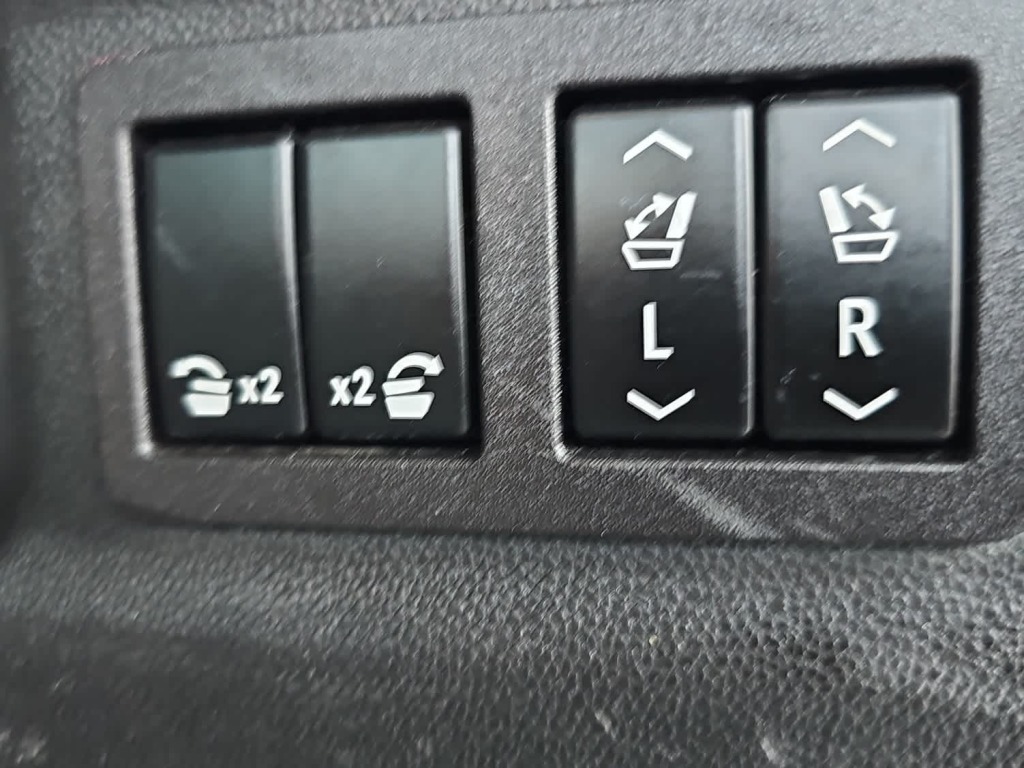 2023 Chevrolet Suburban 4WD Premier