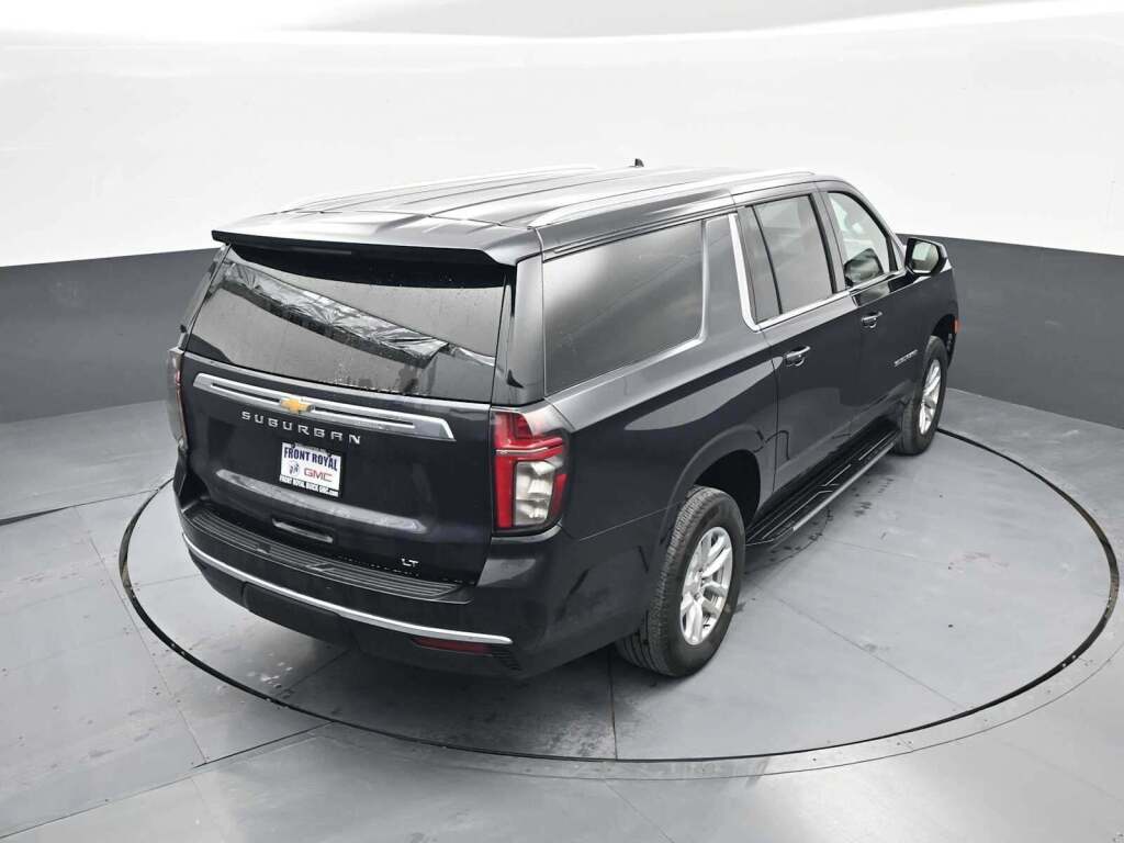 2024 Chevrolet Suburban 4WD LT