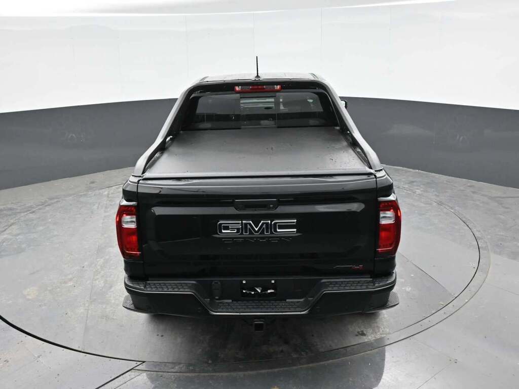 2025 GMC Canyon 4WD AT4