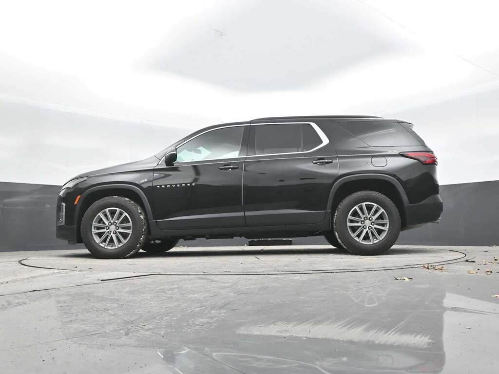 2023 Chevrolet Traverse FWD LT Cloth