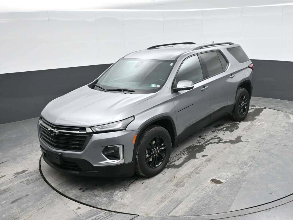 2023 Chevrolet Traverse AWD LT Cloth