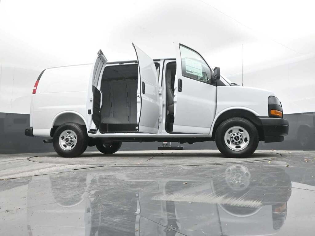 2025 GMC Savana Cargo RWD 2500 Regular Wheelbase Work Van