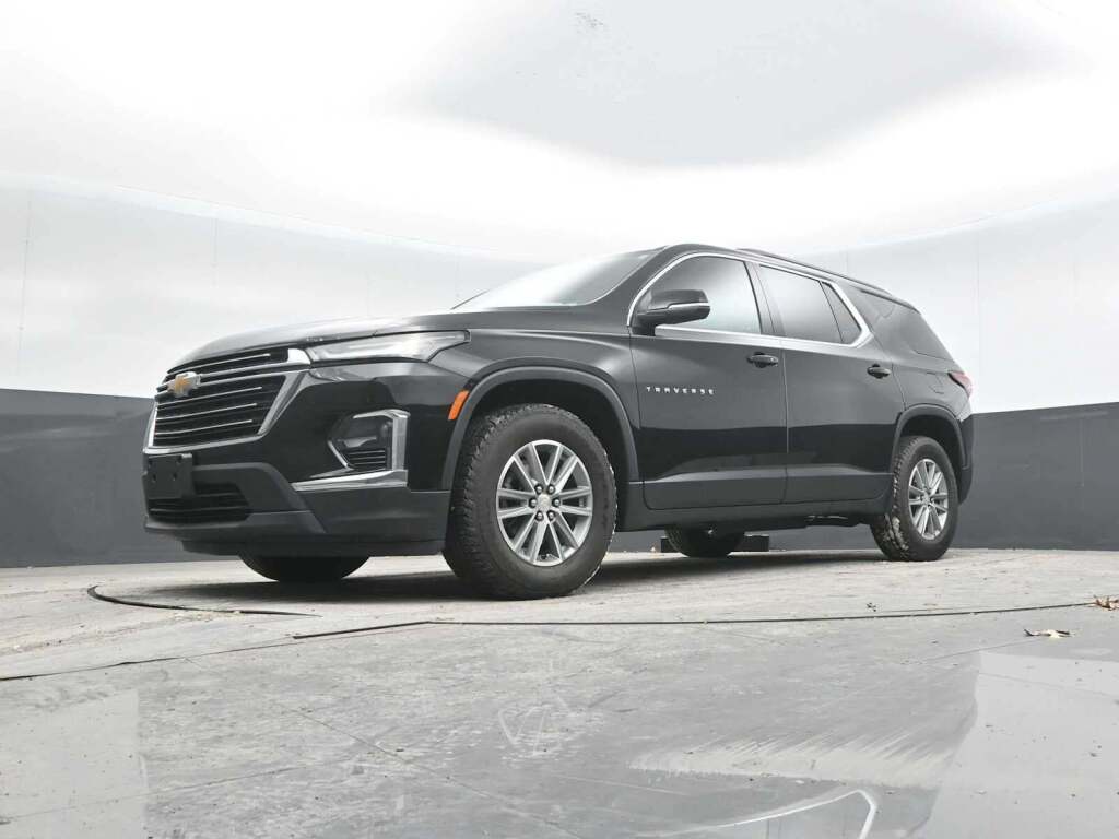 2023 Chevrolet Traverse FWD LT Cloth