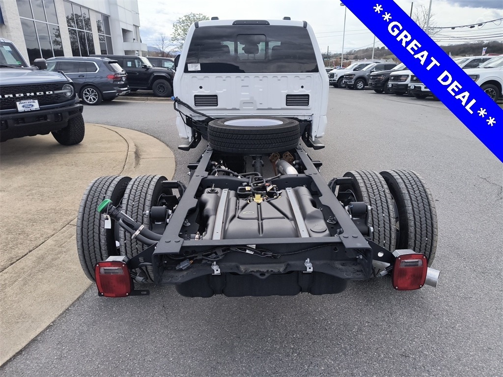 2024 Ford F-450 Chassis XL