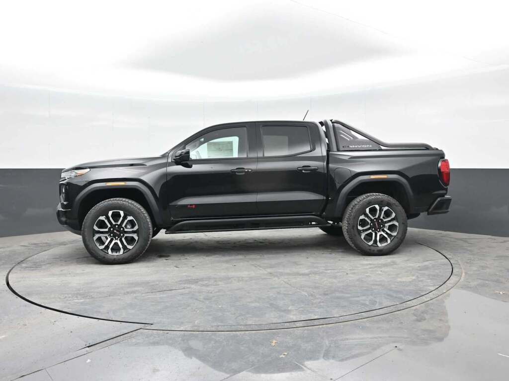 2025 GMC Canyon 4WD AT4