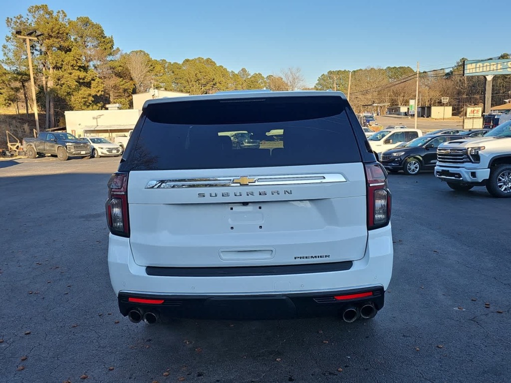 2023 Chevrolet Suburban 4WD Premier