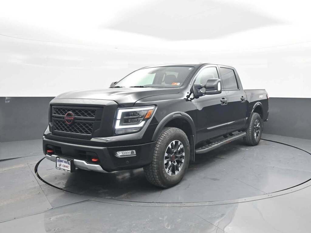 2024 Nissan TITAN Crew Cab PRO-4X 4x4