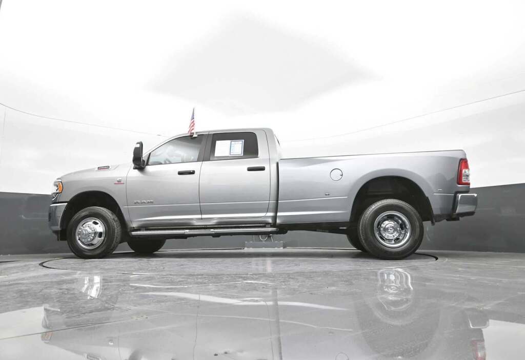 2024 Ram 3500 Big Horn Crew Cab 4x4 8' Box