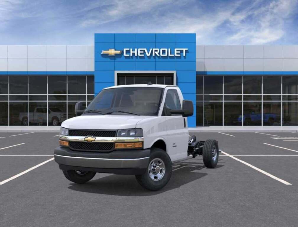2025 Chevrolet Express Cutaway Work Van