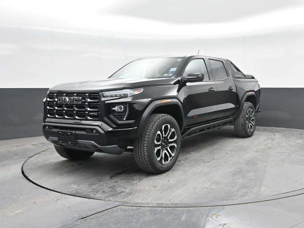 2025 GMC Canyon 4WD AT4