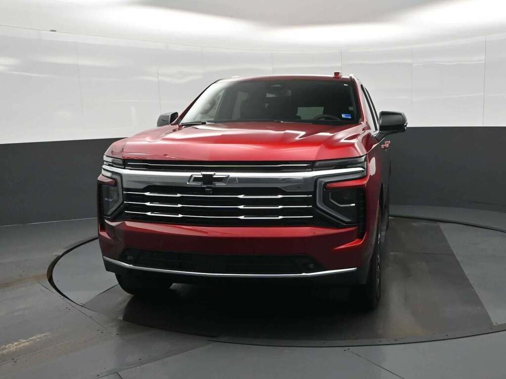 2026 Chevrolet Suburban LT, 4WD