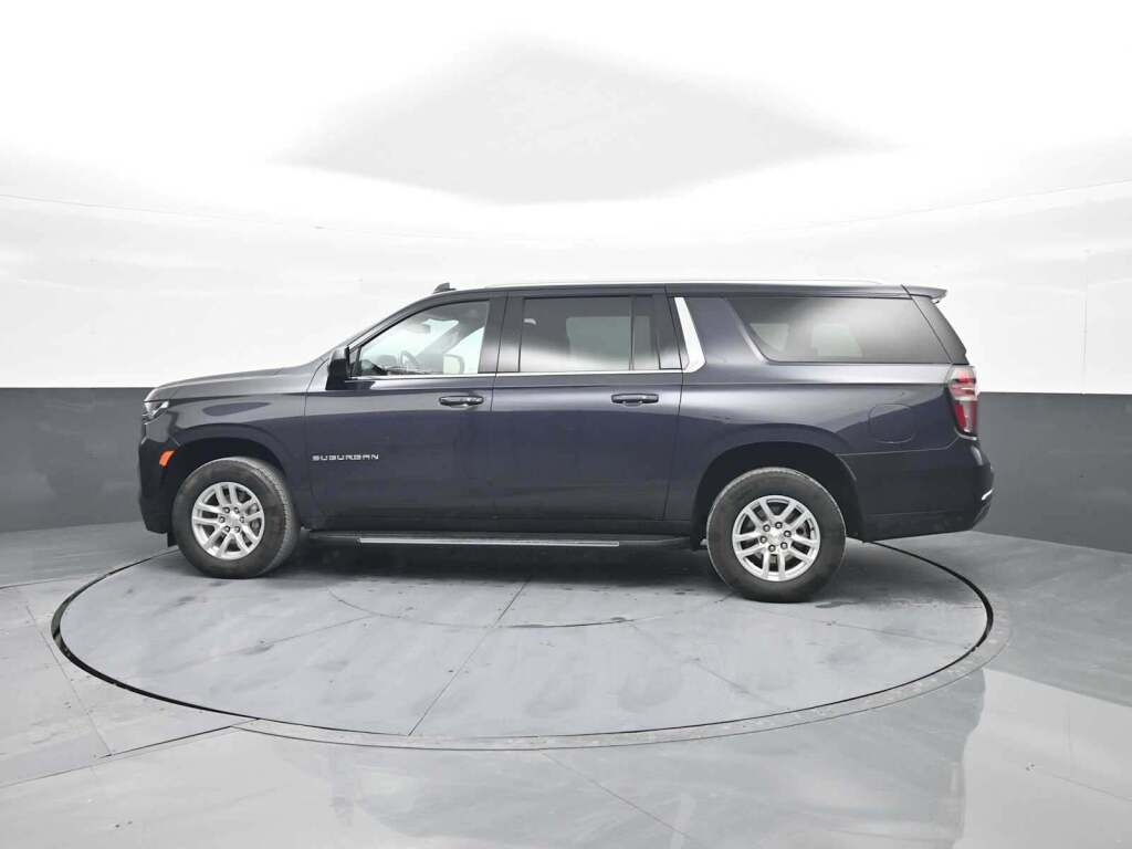 2024 Chevrolet Suburban 4WD LT