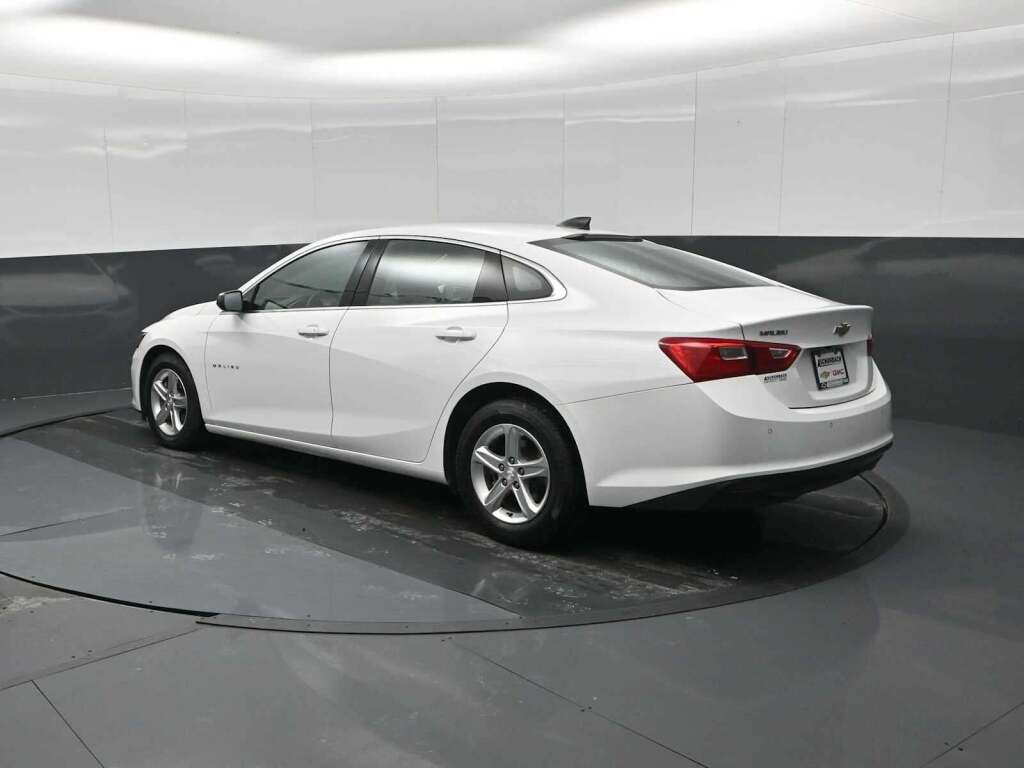 2022 Chevrolet Malibu FWD 1FL