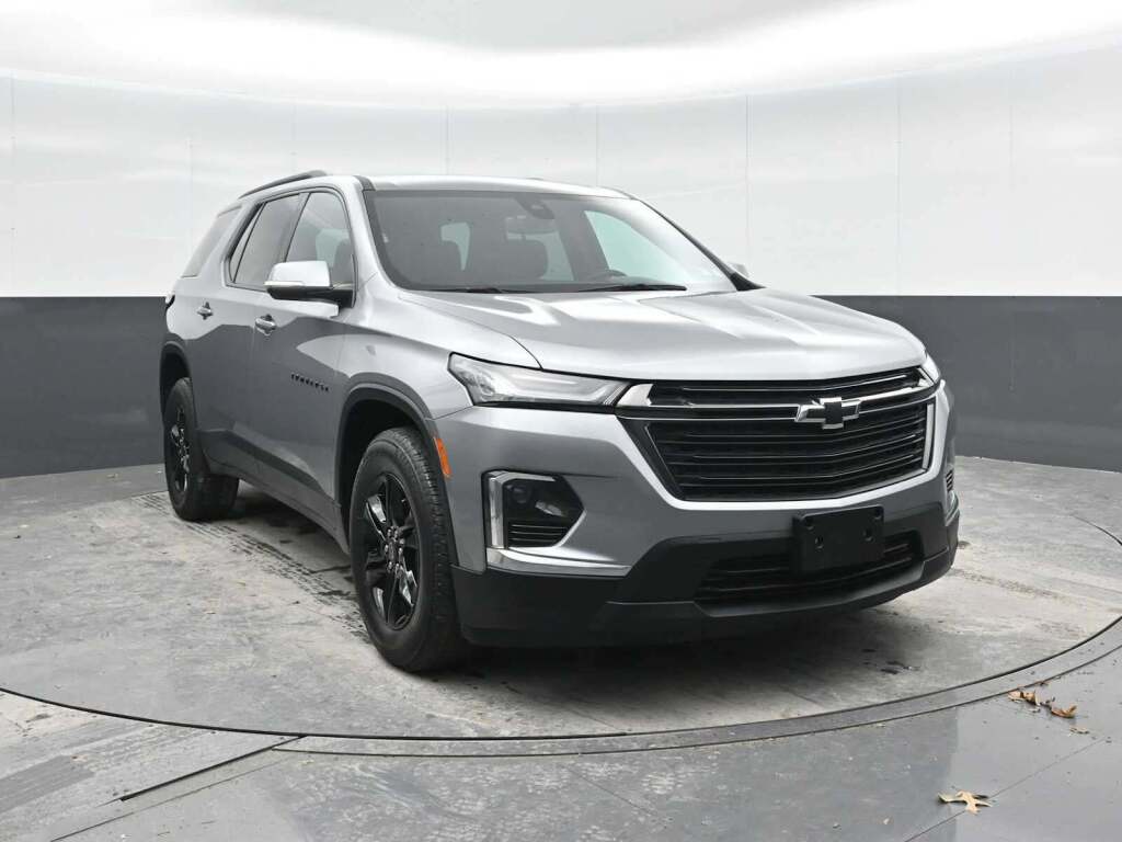 2023 Chevrolet Traverse AWD LT Cloth