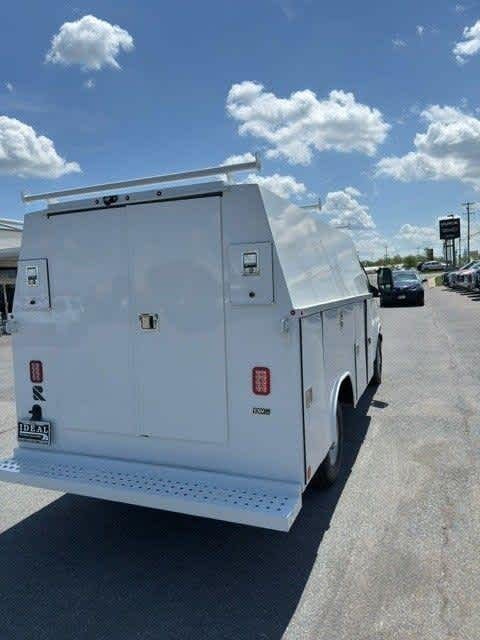 2025 Chevrolet Express Cutaway Work Van