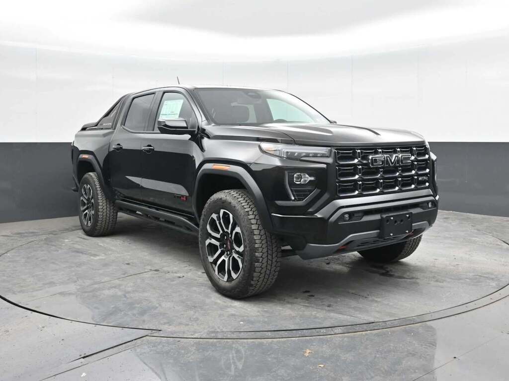 2025 GMC Canyon 4WD AT4