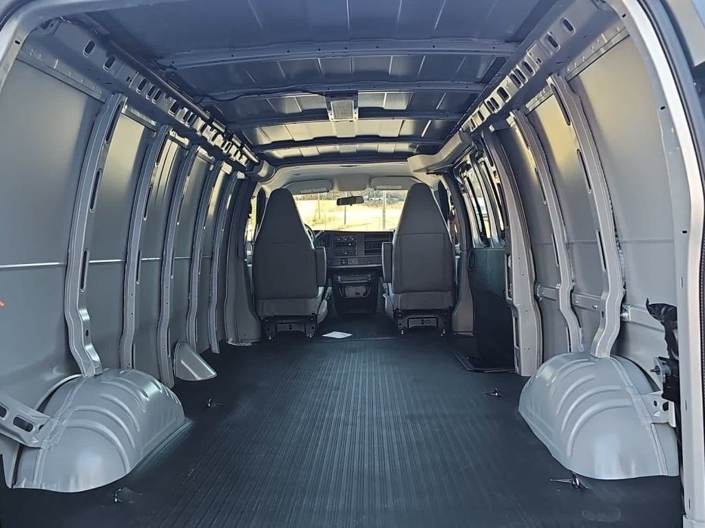2025 Chevrolet Express Cargo RWD 2500 Extended Wheelbase WT