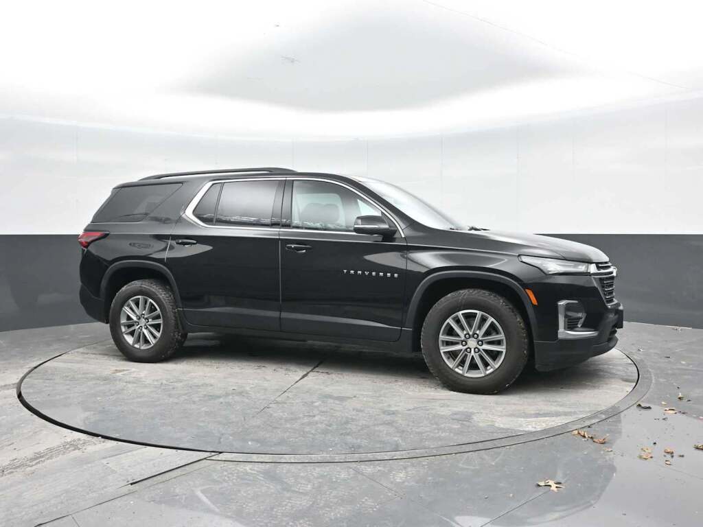 2023 Chevrolet Traverse FWD LT Cloth
