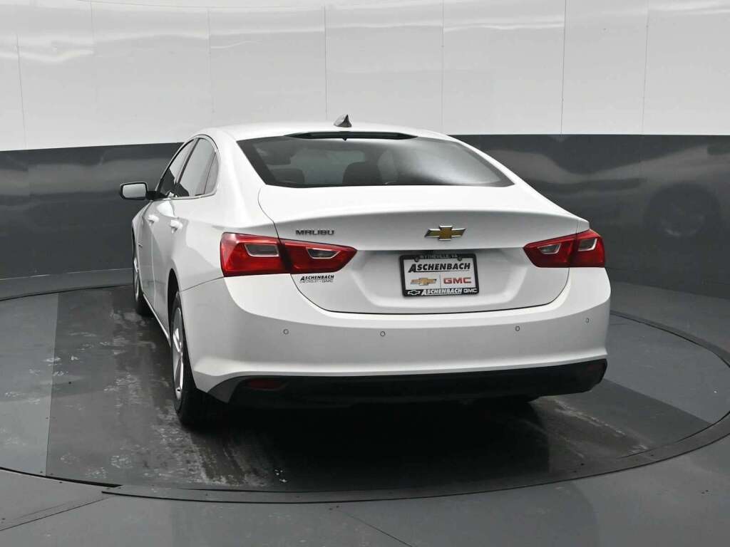 2022 Chevrolet Malibu FWD 1FL
