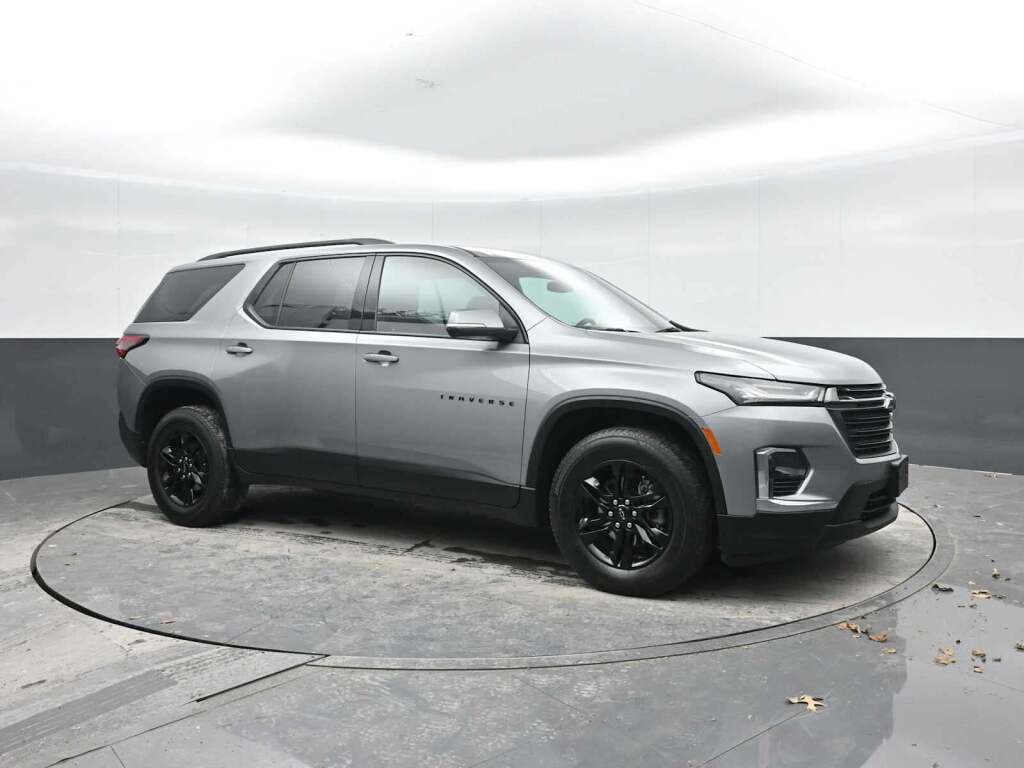 2023 Chevrolet Traverse AWD LT Cloth