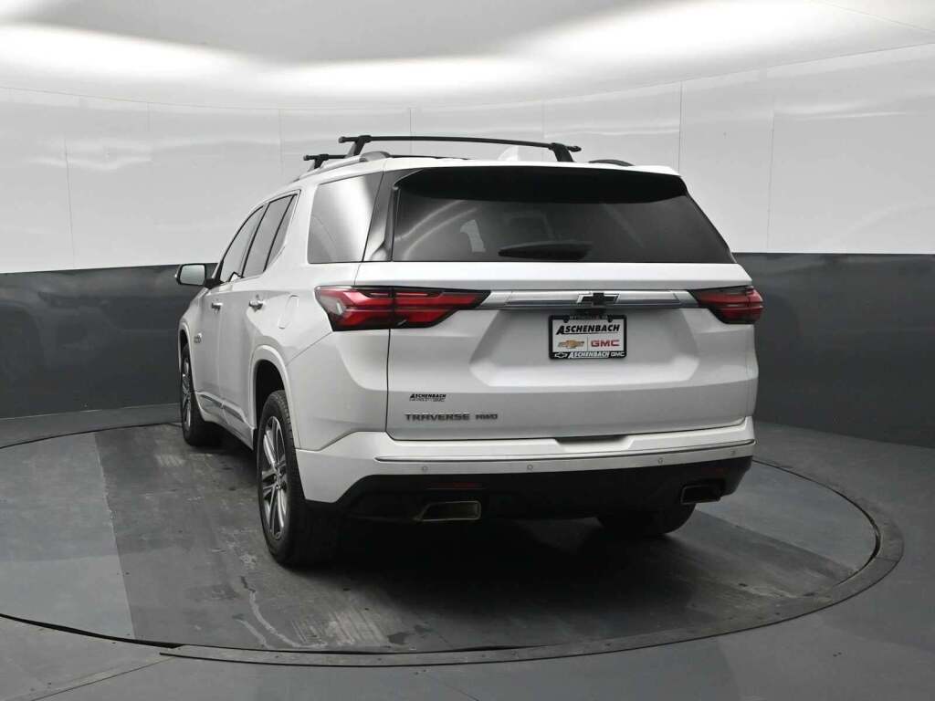 2023 Chevrolet Traverse AWD High Country