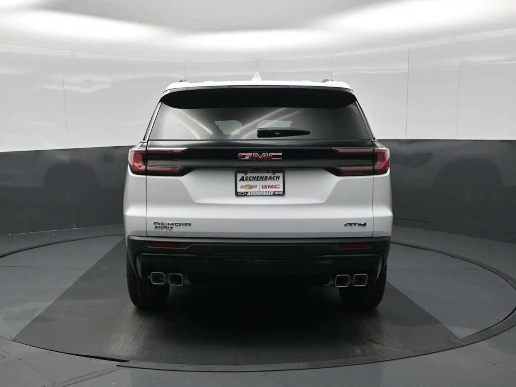 2026 GMC Acadia AT4 AWD